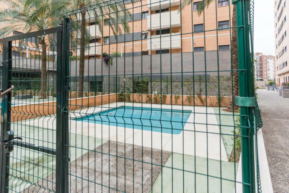 Keywise Perfect Location Next To Maria Zambrano Station, Central , Beach ,Pool And Free Parking Málaga Exterior foto