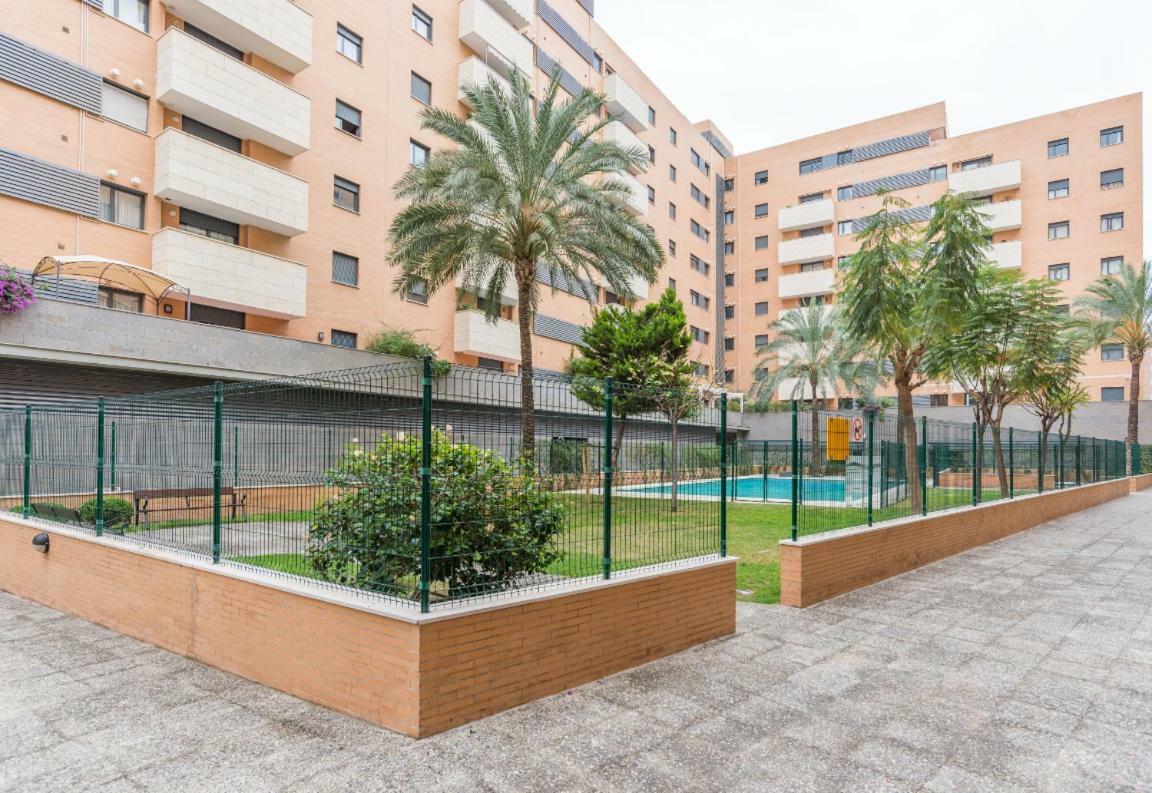 Keywise Perfect Location Next To Maria Zambrano Station, Central , Beach ,Pool And Free Parking Málaga Exterior foto