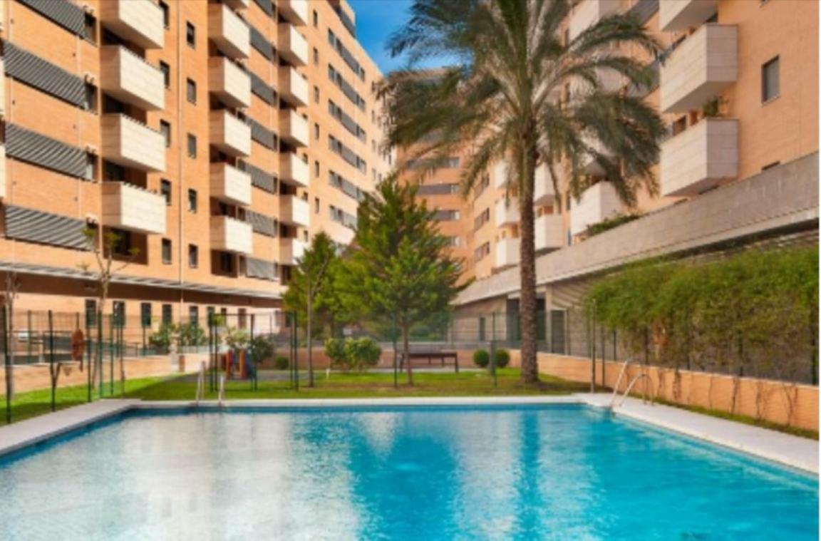 Keywise Perfect Location Next To Maria Zambrano Station, Central , Beach ,Pool And Free Parking Málaga Exterior foto