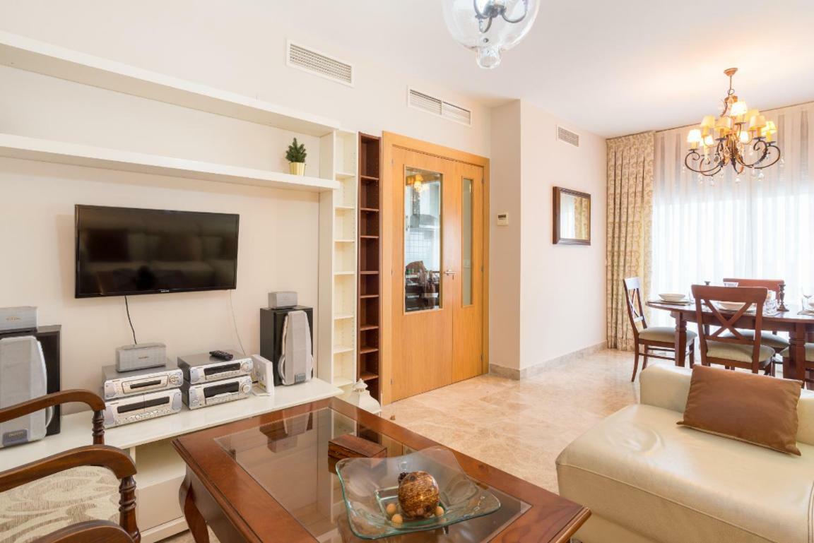 Keywise Perfect Location Next To Maria Zambrano Station, Central , Beach ,Pool And Free Parking Málaga Exterior foto
